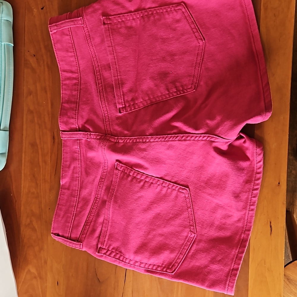 Hi Rise Wow Shorts - Picture 3 of 3